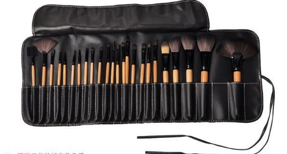 Geschenktüte mit 24 Make-up-Pinsel-Sets